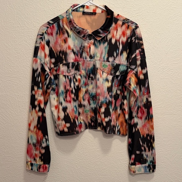 Bershka Jackets & Blazers - 💋💋 BOGOHO💋💋💋Bershka Multicolor Abstract Crop Jacket- medium